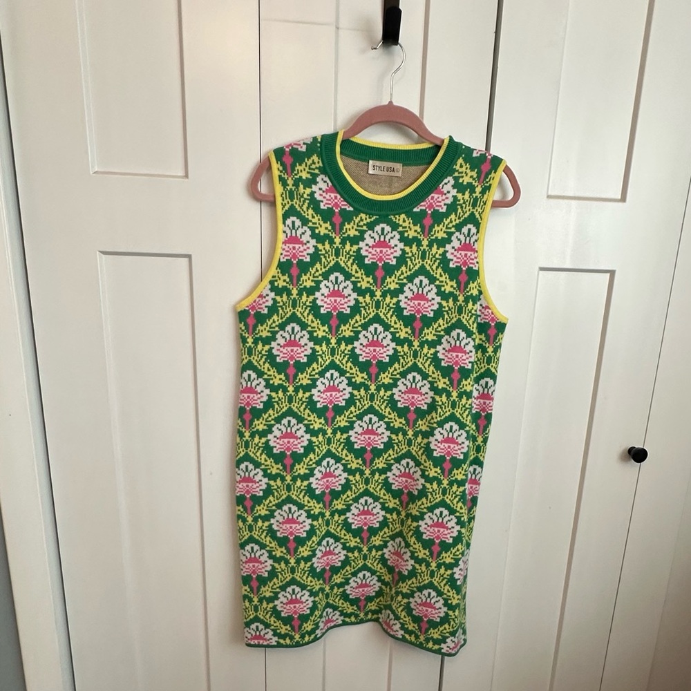 Style USA Green Pink and White Sleeveless knit dress